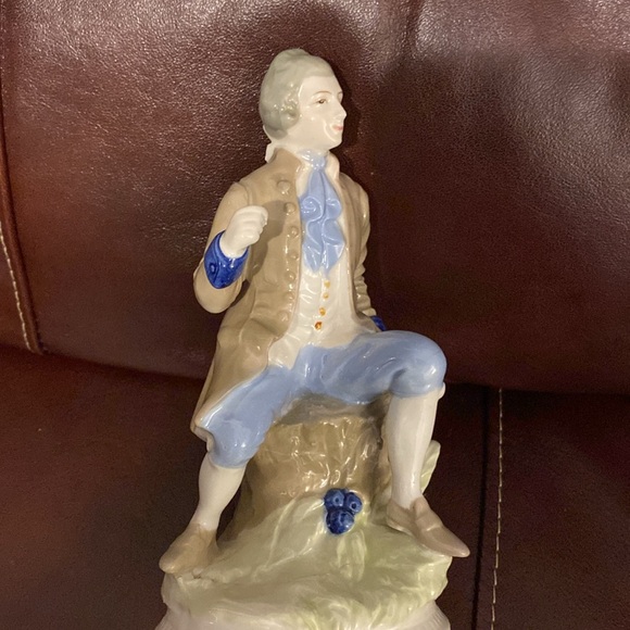 Beautiful design - Picture 3 of 8